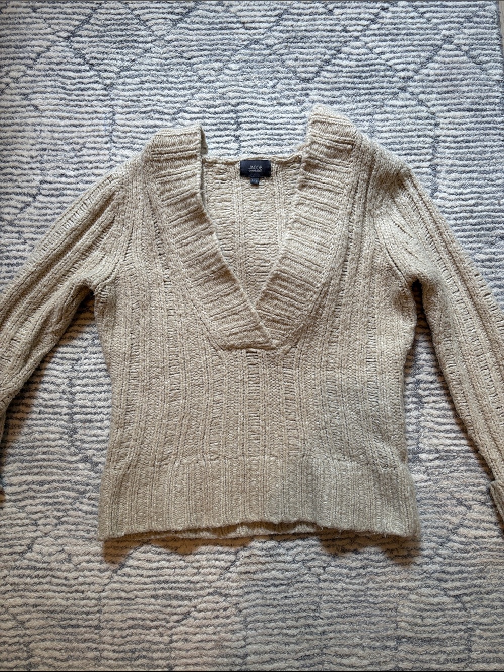 Jacob y2k Ribbed V-Neck Sweater in Beige